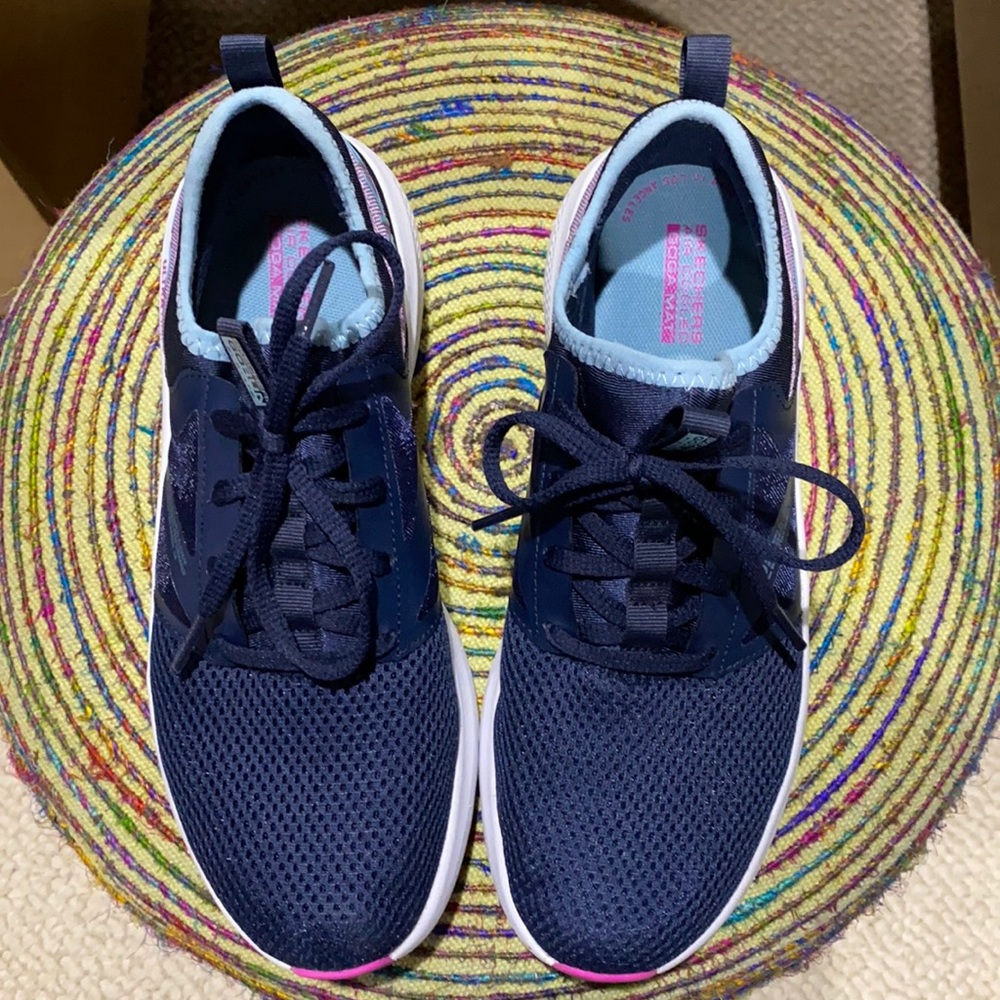 Skechers Ultra Go women’s shoes